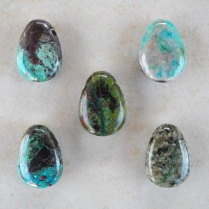 Chrysokoll Anhänger Trommelstein