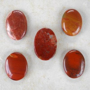 Jaspis Rot Worry Stone