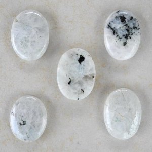 Regenbogen Mondstein Worry Stone