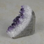 Amethyststück mit Standfläche ca. 7 x 8 x 8 cm