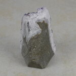 Amethyststück mit Standfläche ca. 6,5 x 6 x 9,5 cm