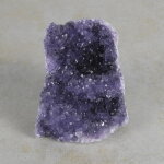 Amethyststück mit Standfläche ca. 7 x 7 x 7,5 cm