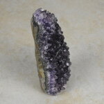 Amethyststück mit Standfläche ca. 7,5 x 4 x 15 cm