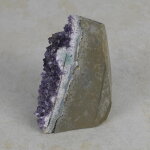 Amethyststück mit Standfläche ca. 6 x 5,5 x 8 cm