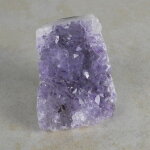 Amethyststück mit Standfläche ca. 6 x 6 x 8 cm