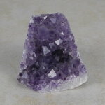 Amethyststück mit Standfläche ca. 7 x 8 x 7 cm