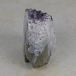 Amethyststück mit Standfläche ca. 5,5 x 7,5 x 7,5 cm