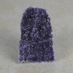 Amethyststück mit Standfläche ca. 6 x 5,5 x 9 cm