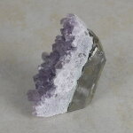 Amethyststück mit Standfläche ca. 6 x 7 x 9,5 cm