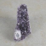 Amethyststück mit Standfläche ca. 10 x 4,5 x 9 cm