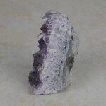Amethyststück mit Standfläche ca. 6 x 5 x 9,5 cm