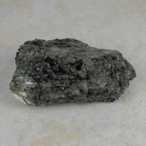 grüner Turmalin - Stufe, 12 x 8,5 x 5 cm