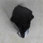 Schwarzer Turmalin / Schörl Anschliff, ca. 8 x 5,5 x 4 cm
