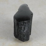 Schwarzer Turmalin / Schörl Anschliff, ca. 9 x 3,5 x 5,5 cm