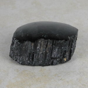 Schwarzer Turmalin / Schörl Anschliff, ca. 9 x 8 x 3,5 cm