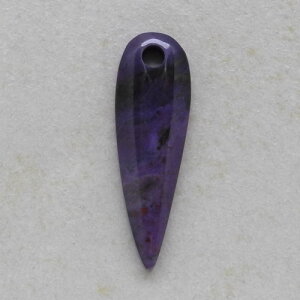 Sugilith Anhänger frontgebohrt, 36 x 12 x 5 mm, Einzelstück