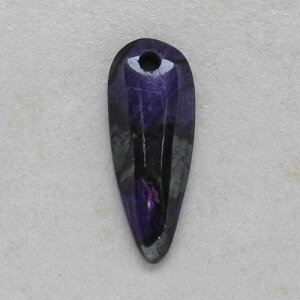 Sugilith Anhänger frontgebohrt, 39 x 15 x 6 mm, Einzelstück