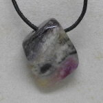 Sugilith Anhänger gebohrt, ca. 27 x 23 x 17 mm,...