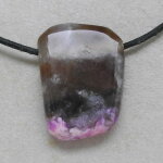 Sugilith Anhänger gebohrt, ca. 31 x 23 x 7 mm,...
