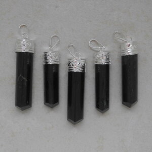 Turmalin schwarz(Schörl) Spitze in silberfarbener Fassung