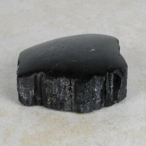 Schwarzer Turmalin / Schörl Anschliff, ca. 7,5 x 8 x 2,5 cm