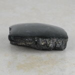 Schwarzer Turmalin / Schörl Anschliff, ca. 7,5 x 8 x 2,5 cm