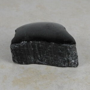 Schwarzer Turmalin / Schörl Anschliff, ca. 6 x 7,5 x 3,5 cm