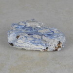 Kyanit Rohstein, ca. 8 x 5,5 x 2,5 cm