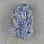 Kyanit Rohstein, ca. 8 x 5,5 x 2,5 cm