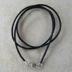 Lederband schwarz mit Karabiner ca. 40 cm