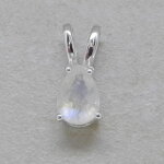 Regenbogenmondstein Anhänger in 925er Silber gefasst