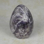 Lepidolith Freeform mit Standfläche, ca. 70 x 51 x 110 mm