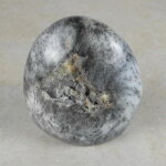 Dendritenopal Freeform mit Standfläche, ca. 100 x 64...