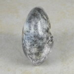 Dendritenopal Freeform mit Standfläche, ca. 100 x 64 x 110 mm