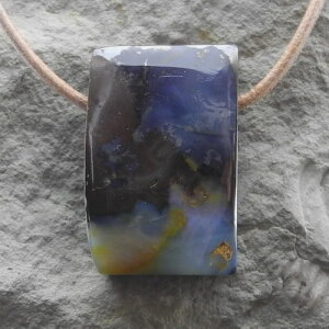 Boulder-Opal Anhänger gebohrt 30 x 19 x 9 mm - Einzelstück