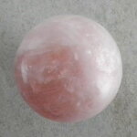 Rosenquarz Kugel, 62 mm