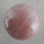 Rosenquarz Kugel, 74 mm