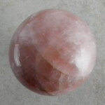 Rosenquarz Kugel, 74 mm